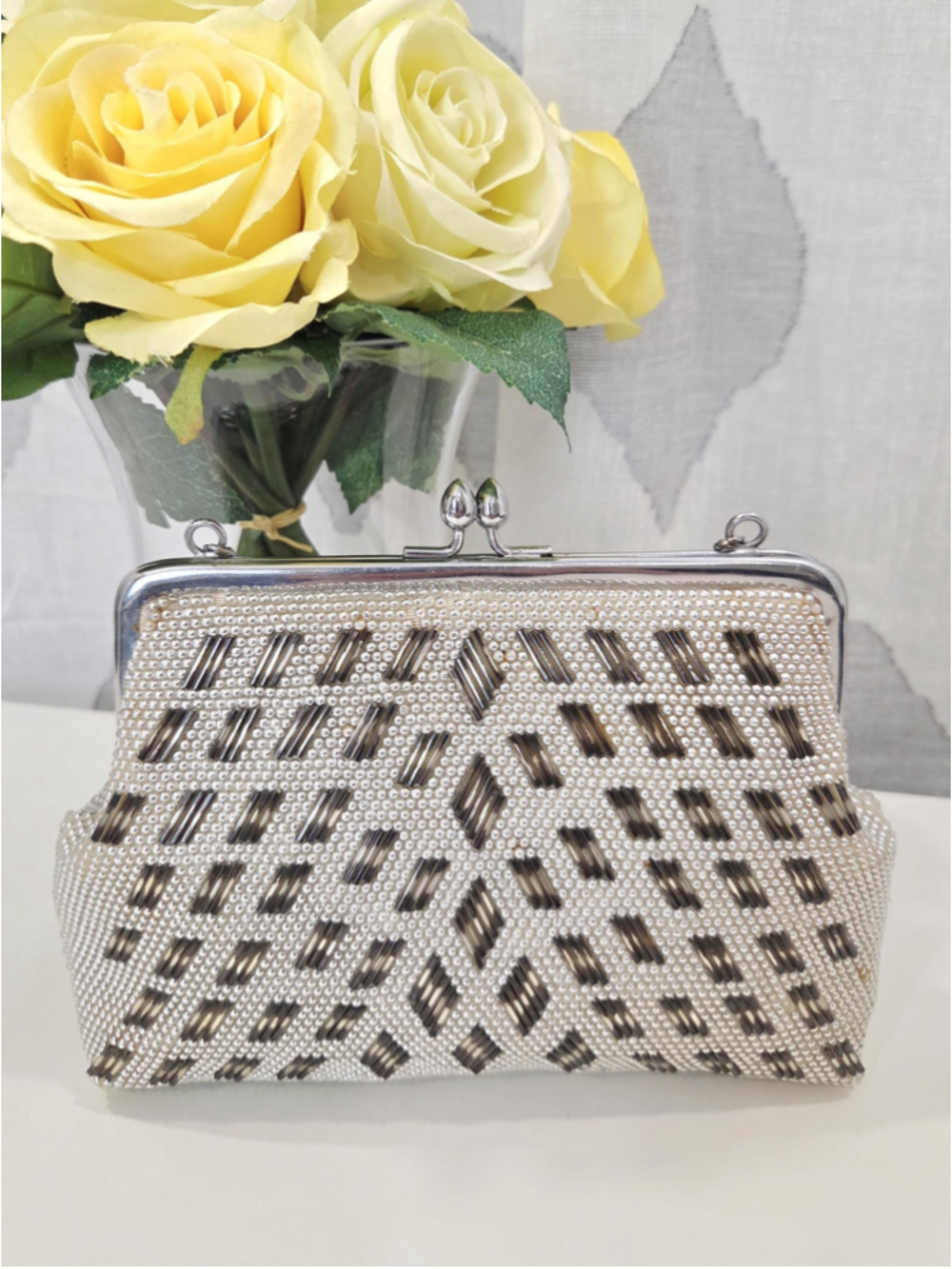 Vintage Silver Beaded Evening Clutch, Kiss‑Lock Frame, Metal Chain, 60s